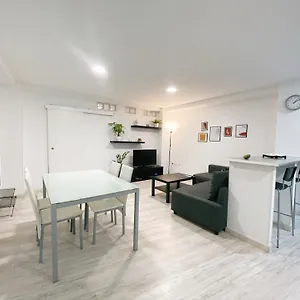 cozy-apartment-in-the-center-of-malaga.1costadelsol.com/